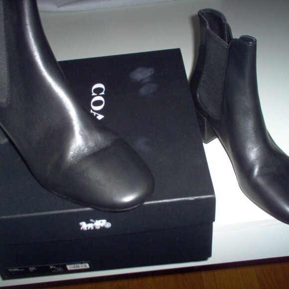 COACH TIA LEATHER BOOTIE - Picture 2 of 7